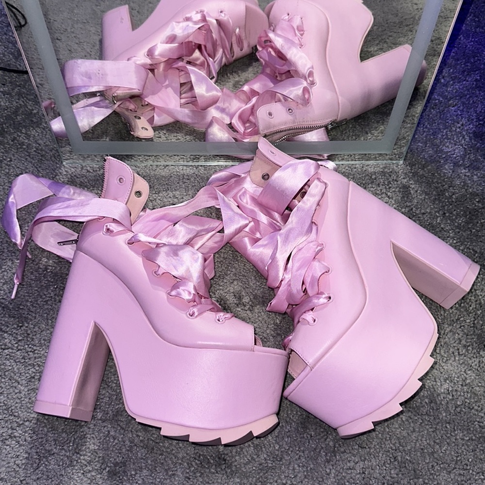 Dolls kill YRU ballet bae pink US size 8